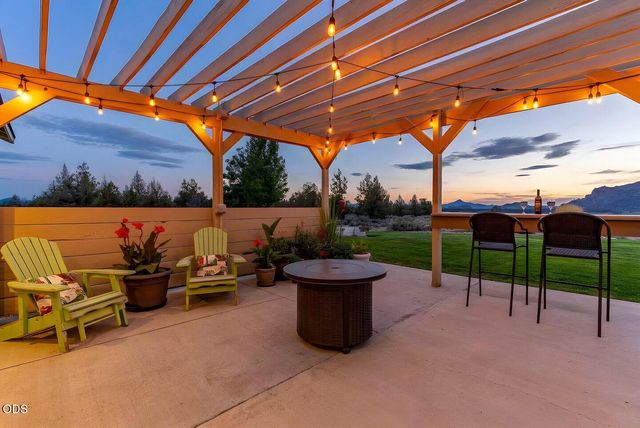 2791 NW Lexie Lane, Redmond, OR 97756