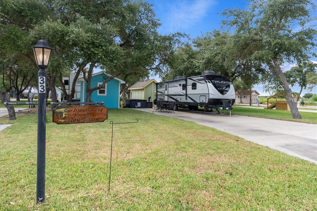 1402 W Corpus Christi St 33, Rockport, TX 78382 — photo 3