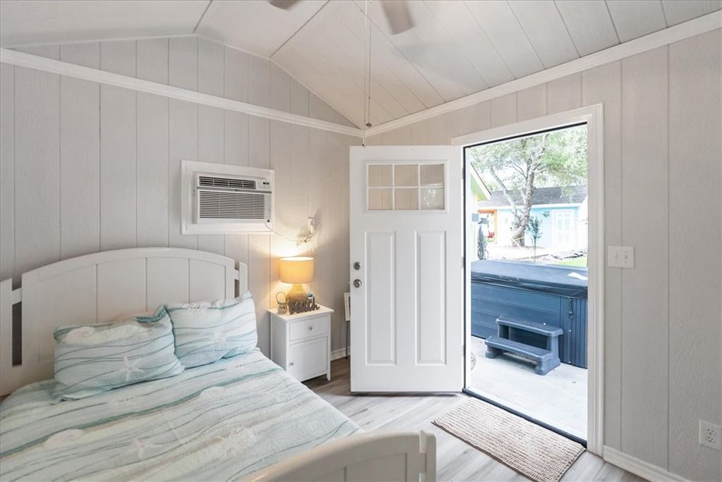 1402 W Corpus Christi St 33, Rockport, TX 78382 — photo 5