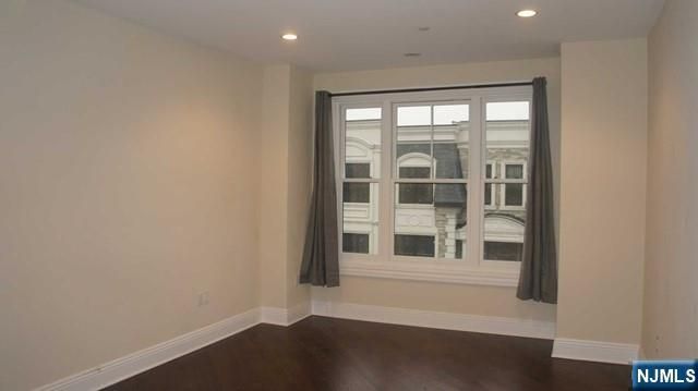 14 Marquis Court 14, Edgewater, NJ 07020