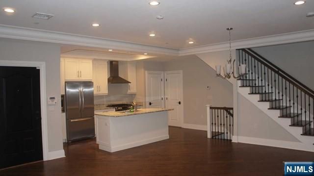 14 Marquis Court 14, Edgewater, NJ 07020