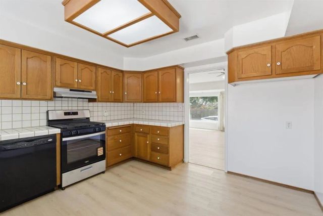 6415 Zena Dr, San Diego, CA 92115