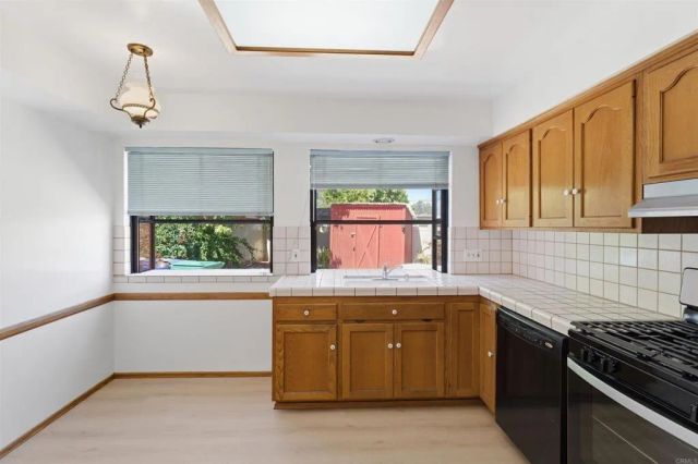 6415 Zena Dr, San Diego, CA 92115