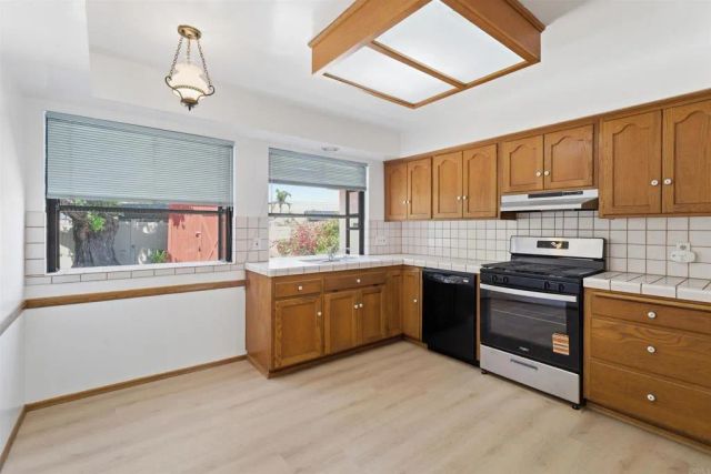 6415 Zena Dr, San Diego, CA 92115