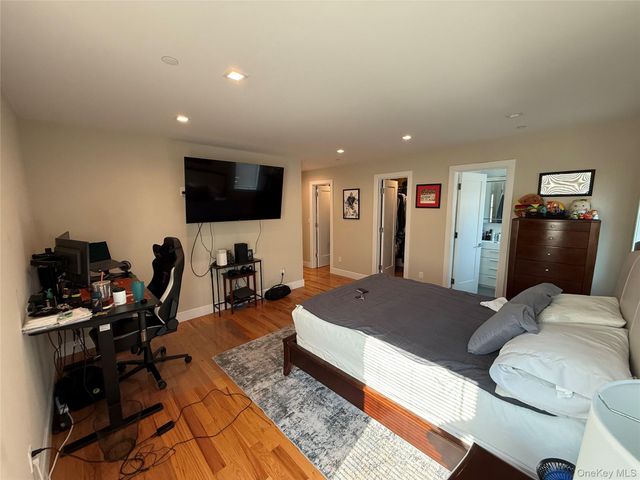 648 E Broadway, Long Beach, NY 11561