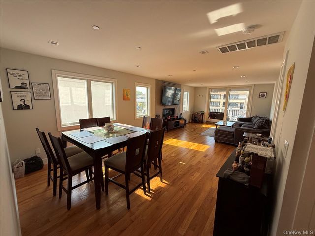 648 E Broadway, Long Beach, NY 11561