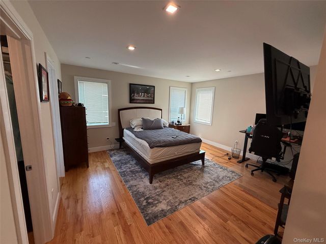 648 E Broadway, Long Beach, NY 11561