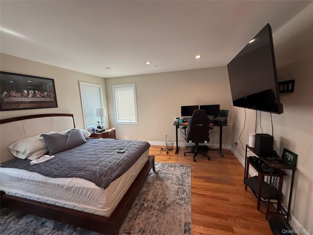 648 E Broadway, Long Beach, NY 11561
