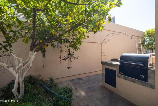 2522 E OREGON Avenue, Phoenix, AZ 85016