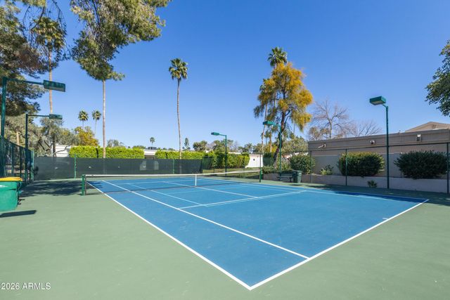 2522 E OREGON Avenue, Phoenix, AZ 85016