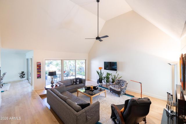 2522 E OREGON Avenue, Phoenix, AZ 85016