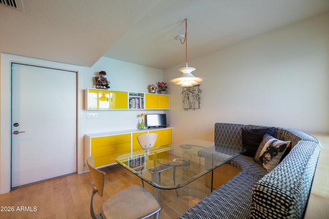 2522 E OREGON Avenue, Phoenix, AZ 85016