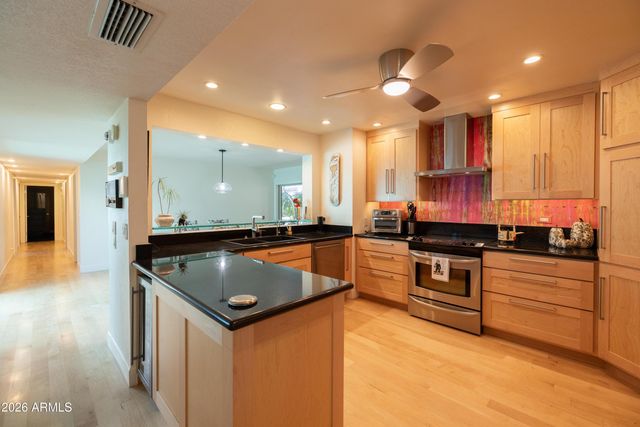 2522 E OREGON Avenue, Phoenix, AZ 85016