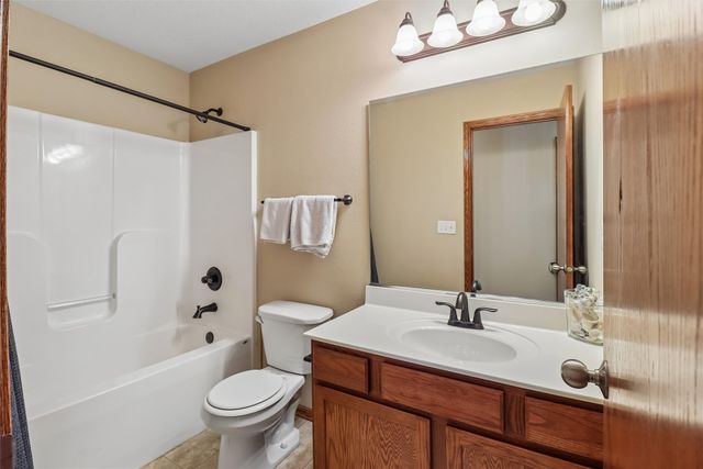 1007 N O Street, Indianola, IA 50125