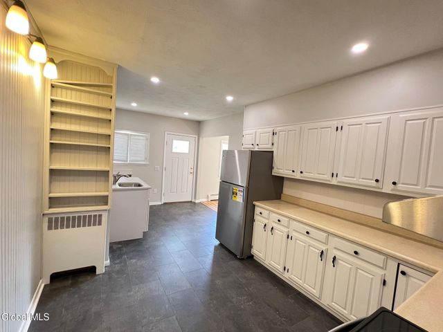 92B Columbia Turnpike, East Greenbush, NY 12144