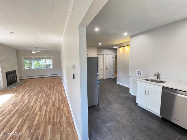 92B Columbia Turnpike, East Greenbush, NY 12144