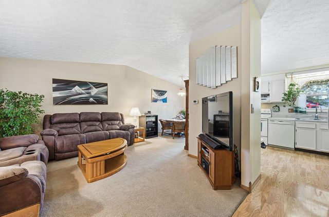 2242 Topaz Drive, Grove City, OH 43123