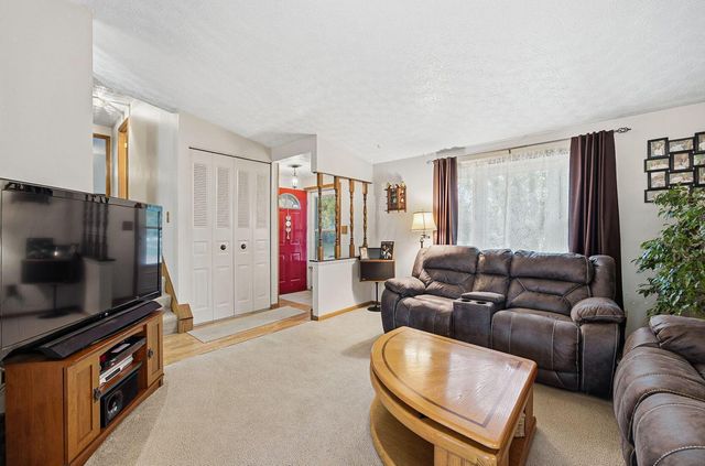 2242 Topaz Drive, Grove City, OH 43123