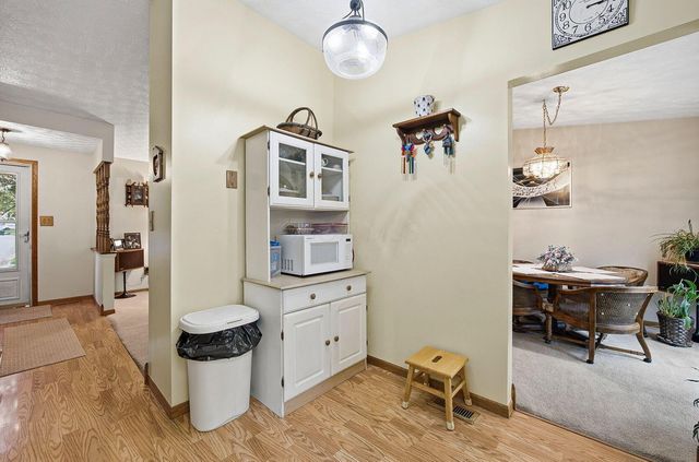 2242 Topaz Drive, Grove City, OH 43123