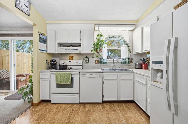 2242 Topaz Drive, Grove City, OH 43123