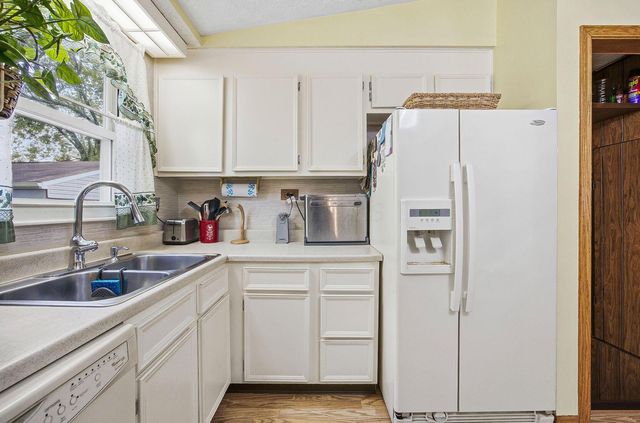 2242 Topaz Drive, Grove City, OH 43123