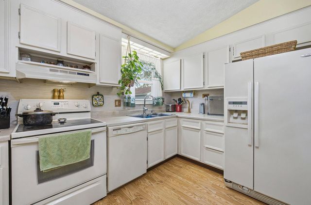 2242 Topaz Drive, Grove City, OH 43123