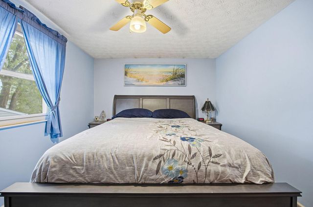 2242 Topaz Drive, Grove City, OH 43123