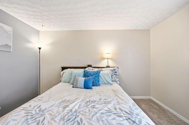 2242 Topaz Drive, Grove City, OH 43123