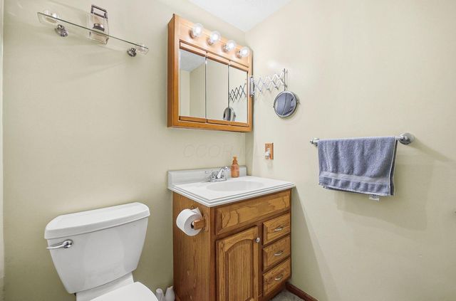 2242 Topaz Drive, Grove City, OH 43123