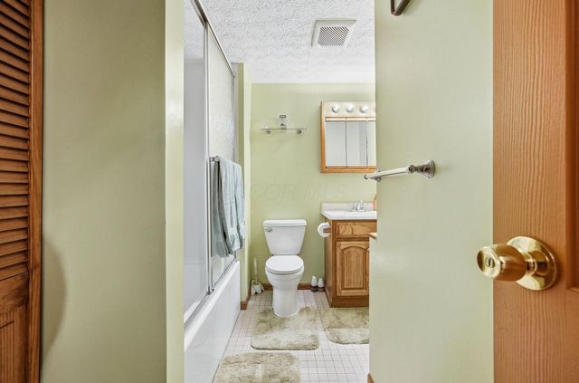 2242 Topaz Drive, Grove City, OH 43123