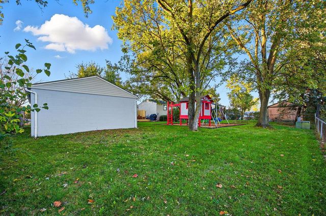 2242 Topaz Drive, Grove City, OH 43123