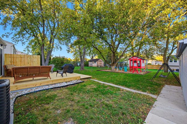 2242 Topaz Drive, Grove City, OH 43123