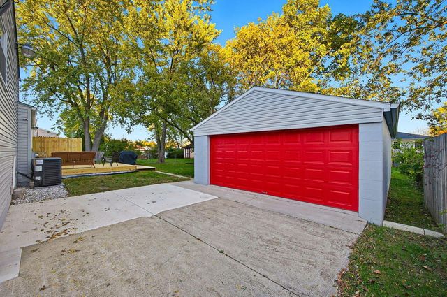 2242 Topaz Drive, Grove City, OH 43123