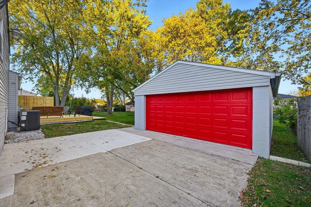 2242 Topaz Drive, Grove City, OH 43123