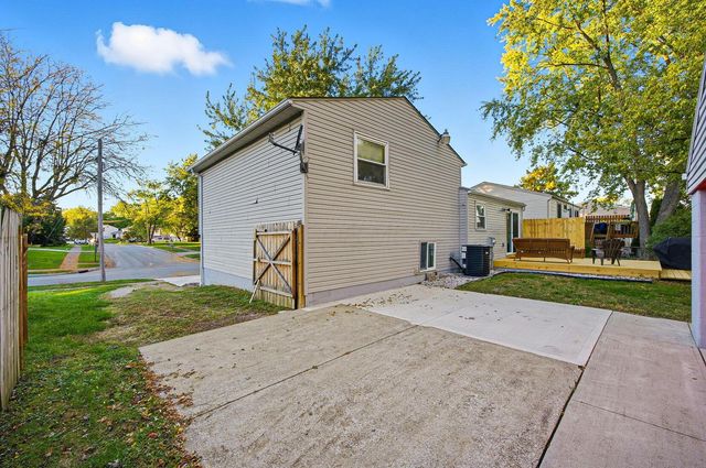 2242 Topaz Drive, Grove City, OH 43123