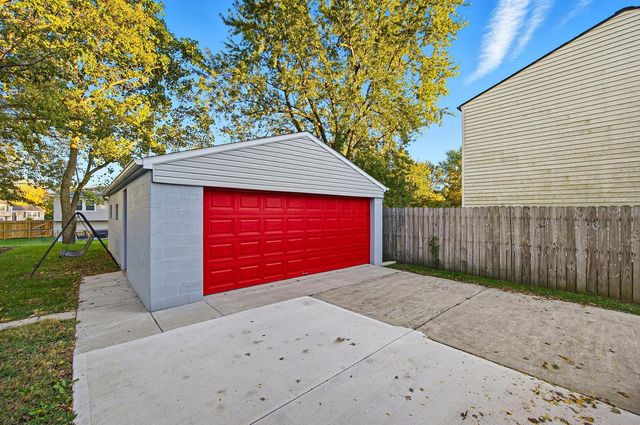 2242 Topaz Drive, Grove City, OH 43123