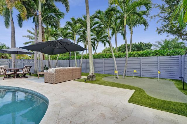 2701 NE 30th Street, Fort Lauderdale, FL 33306