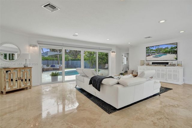 2701 NE 30th Street, Fort Lauderdale, FL 33306