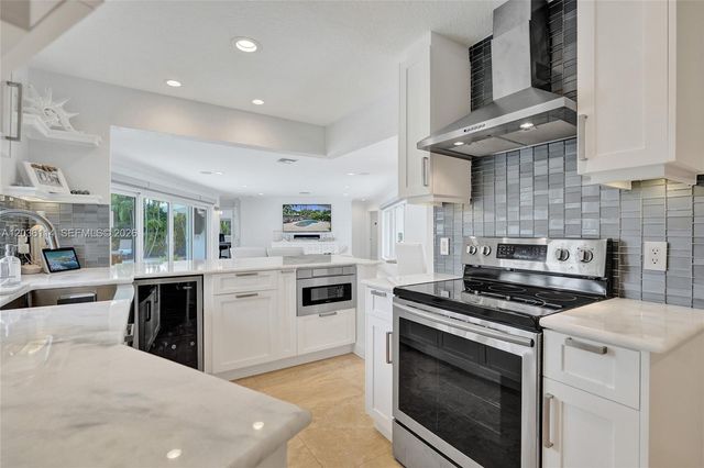 2701 NE 30th Street, Fort Lauderdale, FL 33306