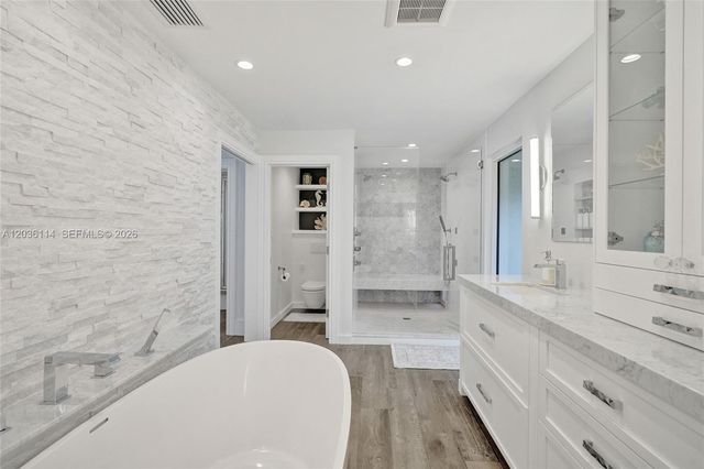 2701 NE 30th Street, Fort Lauderdale, FL 33306