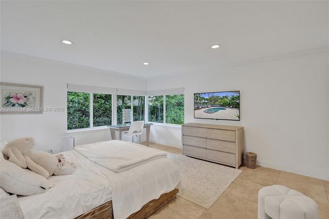 2701 NE 30th Street, Fort Lauderdale, FL 33306