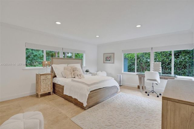 2701 NE 30th Street, Fort Lauderdale, FL 33306