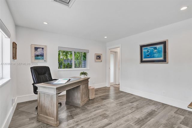 2701 NE 30th Street, Fort Lauderdale, FL 33306