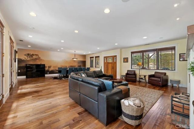 16420 Rocky Glen Road, Lake Mathews, CA 92570