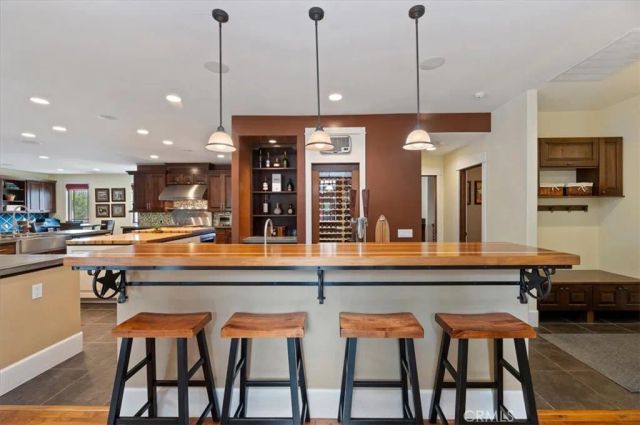 16420 Rocky Glen Road, Lake Mathews, CA 92570