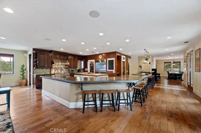 16420 Rocky Glen Road, Lake Mathews, CA 92570