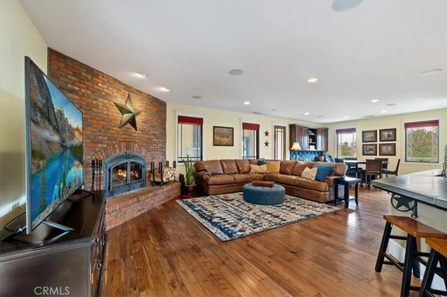 16420 Rocky Glen Road, Lake Mathews, CA 92570