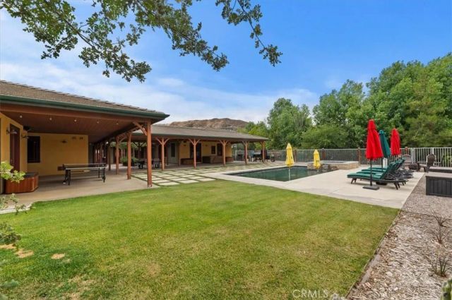 16420 Rocky Glen Road, Lake Mathews, CA 92570