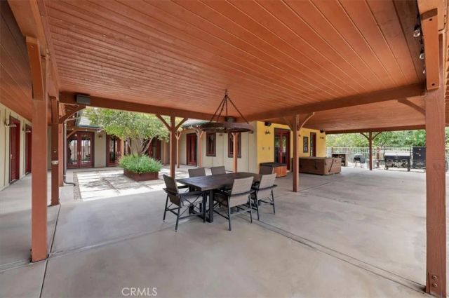 16420 Rocky Glen Road, Lake Mathews, CA 92570