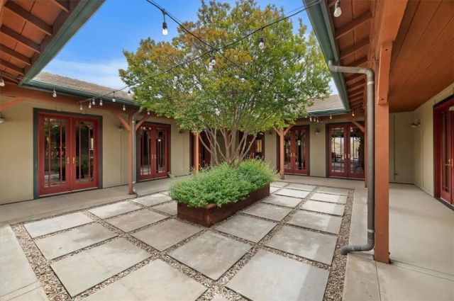 16420 Rocky Glen Road, Lake Mathews, CA 92570
